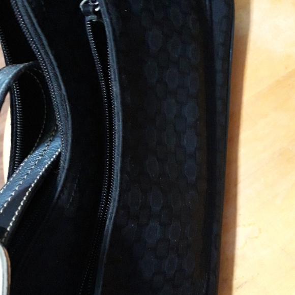 Handbag - Picture 3 of 7